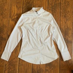 Banana republic Riley shirt, thin blue and white stripe, unique collar